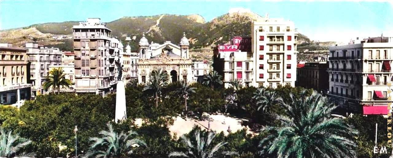 PA a- 22- Vue d'ensemble place d' Armes.jpg